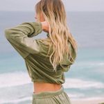 NWT Araminta James Women's XS Cropped Velour Hoodie Khaki Green Casual Photo 2