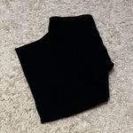 Lululemon  black cropped leggings size 10 Photo 1