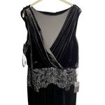 Tadashi Shoji NWT Josepha Dress Size 16 Black Velvet Gown Photo 8