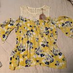 Kori NWT  Yellow Floral Lace Trim Women's blouse Photo 0