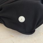 Lululemon  Speed Up Mid-Rise Short 4", Black Photo 4