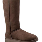 UGG  Women’s Brown Classic Tall II Boot RETAIL $220 Photo 0