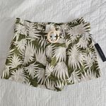 Tahari  NWT Linen Palms High Rise Shorts L Photo 0
