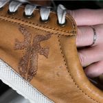 Frye Kira Distressed Branded Leather Low Top Sneakers Sz 10 Photo 1