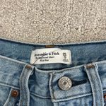 Abercrombie & Fitch “Boyfriend short mid rise size” curve love denim light wash Photo 3