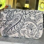 Universal Threads Cosmetic bag Photo 0