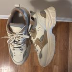 Cushionaire Strike Chunky Cream and Tan Sneakers Size 9 Photo 11
