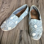 Toms Women's CLASSIC Canvas Slip On Flats Size 8 Blue Aztec Print Photo 0