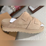 UGG  Goldenstar Hi Slide Platform Sandal Sand (Women's) size 11 Photo 7