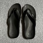 REEF  Women’s Cushion Court Black Flip Flops Photo 3