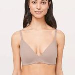 Lululemon  Size 32C Bra Take Shape Molded Wireless Uplift Shape Soft Sand Beige Photo 0