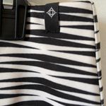 Satva NWT  Cassie Capri In Arrow Print Photo 6