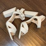 🛍️ D Heart Cream Open Toe Criss Cross Ankle Strap Suede Like Block Heel 6 NWOT Photo 0