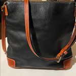 Dooney & Bourke pebbled grain Crossbody black purse Photo 3