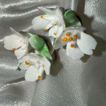 Denton England Screw Back Vintage Earrings White Green Yellow‎ Porcelain Flowers Photo 1