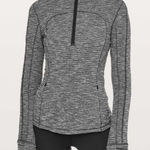 Lululemon Run Briskly 1/2 Zip
Coco Pique Black White Photo 0