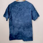 The Mountain  blue tie dye great white shark nature graphic tee L unisex Photo 2