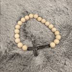 Francesca's Collections Cream and Black Beaded Bracelet Photo 1