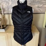 The North Face Black Puffer Vest Medium 550 Goose Down Zip Size Small Photo 1