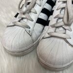 Adidas  superstar tennis shoes Size 7.5 B-23‎ Photo 2