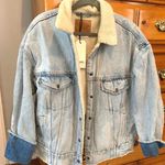 Levi’s Jean Jacket With Fur Lining  Photo 0