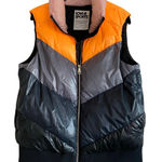 Love & Sports Contrast Colorblock Puffer Vest Size Medium Black Photo 0