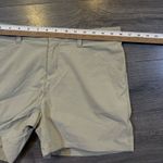 Patagonia EUC  Women's Size 8 Tan Beige Hiking Shorts Back Zip Pocket Activewear Photo 6