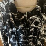 Isabel Black and White multi tiered Patterned zip front jacket small Photo 1