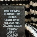 Torrid  Top Black & White Striped V Neck Henley Long Sleeve Tee Sz L (0) EUC Photo 7