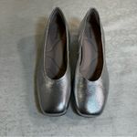 Gianni Bini Metallic Silver Block Heel Pumps – Size 8.5M Photo 4