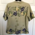 Tommy Bahama Women’s 100% Silk Floral Hawaiian Short Sleeve Button Up Size S Photo 8
