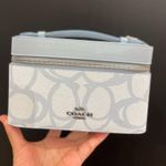 Coach Cosmetic Case In Maxi Signature
Canvas Photo 0
