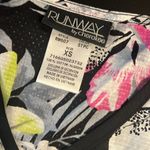 Cherokee runway scrub top Photo 1