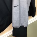 Nike ThermaFit Women’s Color Block Logo Graphic Print Fleece Lined Hoodie Photo 3