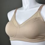 Playtex 18 Hour Smoothing Minimizer Wireless Bra Size 36DD Style 4697 Beige Photo 1