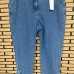 Charter Club  Classic Fit Denim Crops Size 10 Photo 0