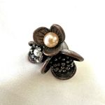Faux pearl flower cluster cocktail ring Photo 6