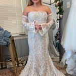 Boutique Wedding dress  Photo 3