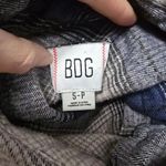 Urban Outfitters UO BDG Karl Blue Plaid Losse Drapet Flannel Button Down Shirt Size Small Photo 5