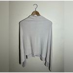 Barefoot Dreams NWT  Cozychic Lite‎ Fog Grey One Size Poncho Photo 1