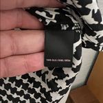 Victoria's Secret Women's Black and White Houndstooth Silk Top Size Medium Photo 9