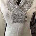 Guess White & Gray Sweater Size Medium Photo 3