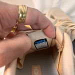 Hoka Arahi 7 running shoes Frost/Rose Gold Women’s Size 7 Photo 7