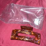 Charlotte Tilbury Claw Clip Photo 4