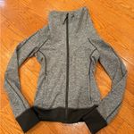 Lululemon  Women’s Active Jacket – Heathered Gray – Size 2 – EUC Photo 0