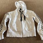 Style Reform Women’s White Zip Up Arrow & Stripe Hoodie Sweatshirt White Photo 0