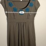 Boden 4R Olive‎ Dress with Embellished Floral Neckline Short Sleeves Green Size undefined Photo 3