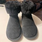 BEARPAW Women’s Size 9 Black Abby Suede Ankle Boots Photo 4