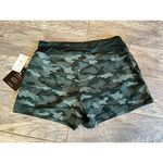 Kyodan NWT  Active Shorts Lined size LARGE Green camo Stretch Athletic Womens‎ Photo 5