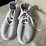 Sole Mates  white sneakers 8/9 tennis shoes comfort mesh Photo 1